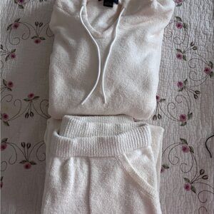 Sanctuary lounge wear set very cozy and warm